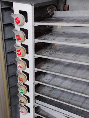 1976 Coca-Cola Vending Machine – Classic Vintage Look!